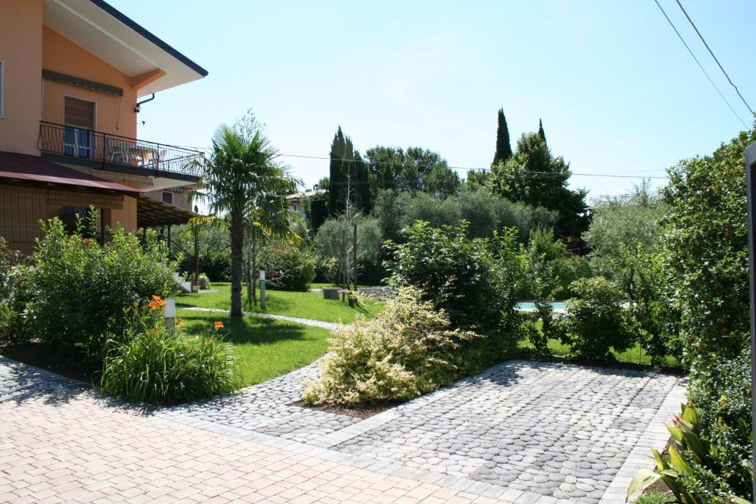 Photo of Buildings in Montioni