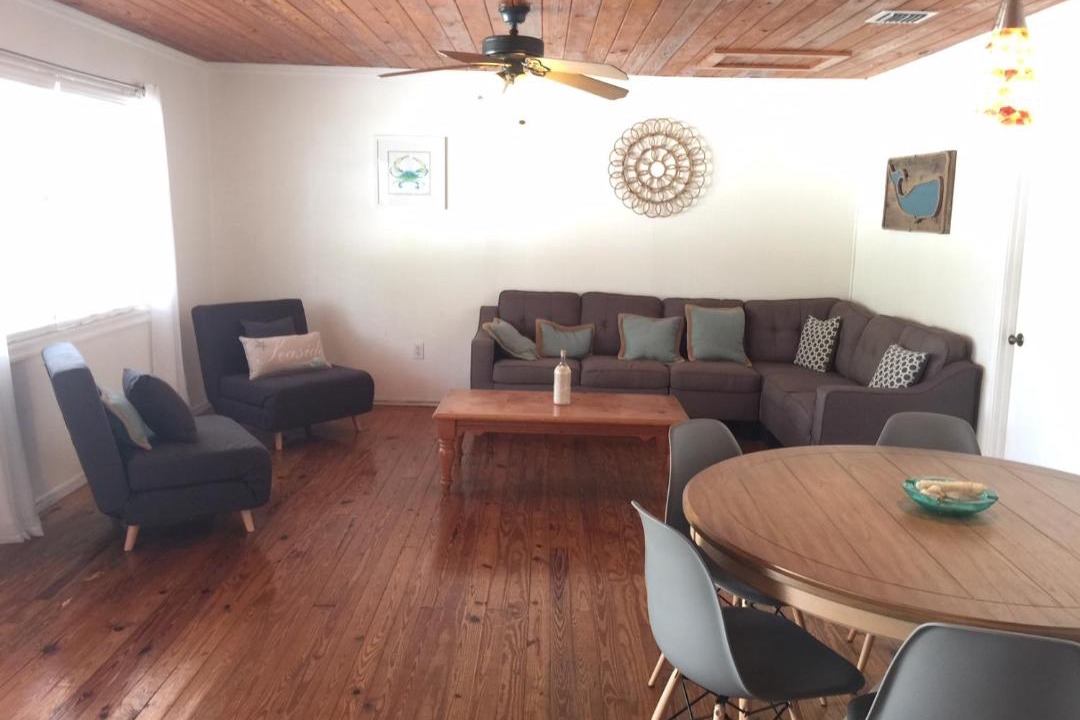 Photo of Livingroom in Alice Town