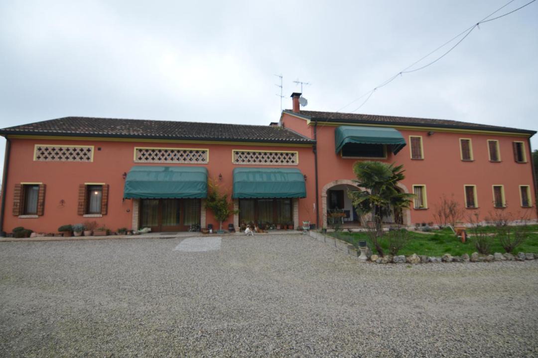 Photo of Buildings in Legnaro