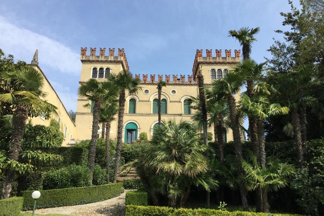 Photo of Buildings in Montioni