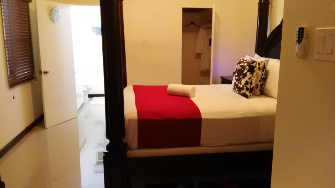 Photo of Bedroom in Mammee Bay