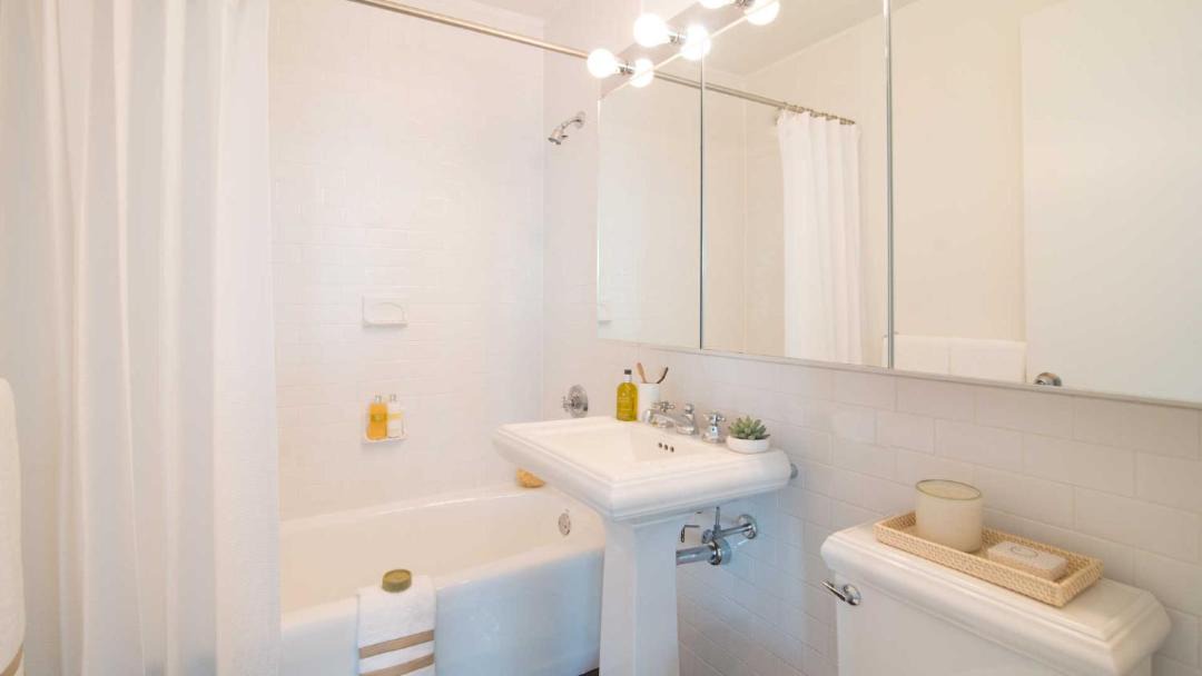Photo of Bathroom in Lincoln Square