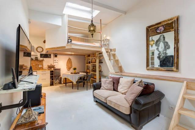 Photo of Livingroom in Clichy