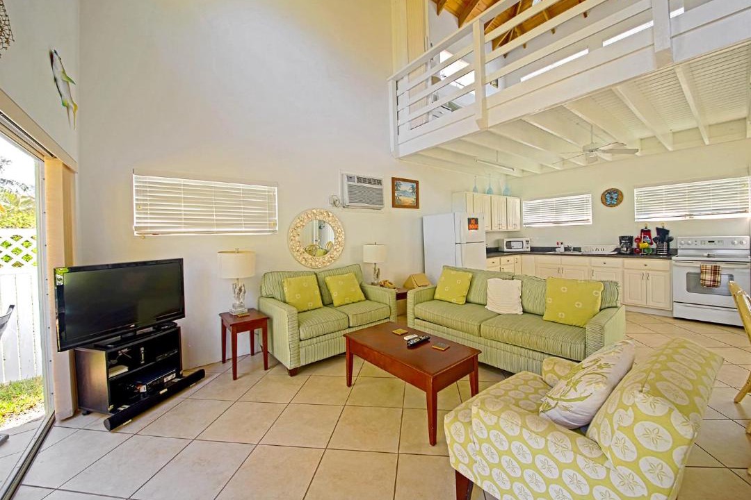 Photo of Livingroom in Spanish Wells