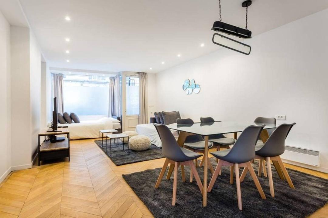 Photo of Livingroom in 16th Arrondissement