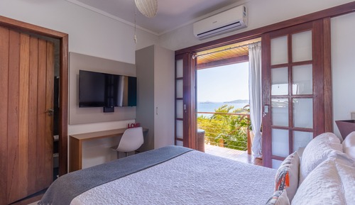 Economy Room