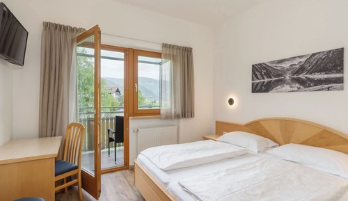 Standard Double Room, 1 Queen Bed, Non Smoking, Private Bathroom
