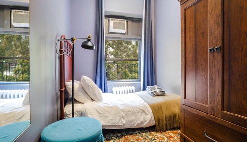 City Single Room (Shared Bathroom)