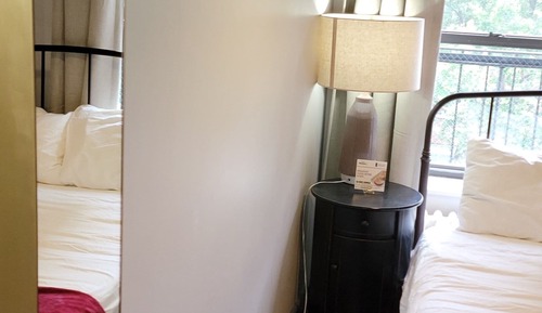 City Double Room (Shared Bathroom)