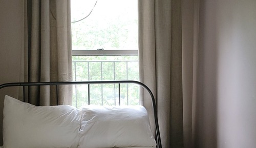 City Double Room (Shared Bathroom)