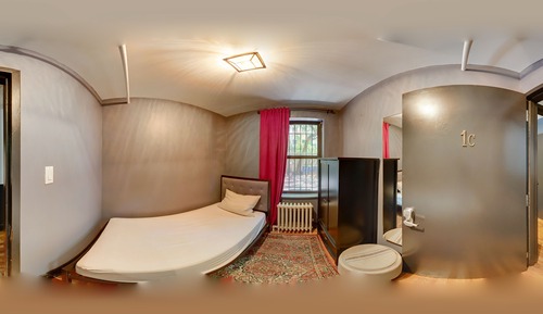 City Single Room (Shared Bathroom)