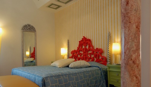 Signature Suite