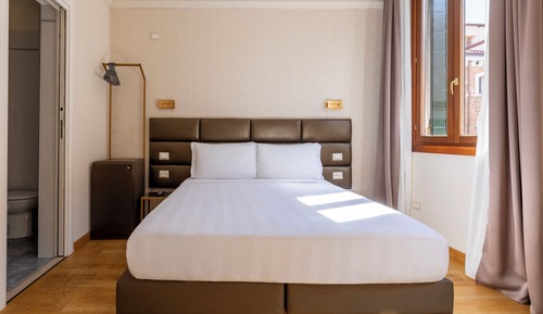 Standard room - Canal View