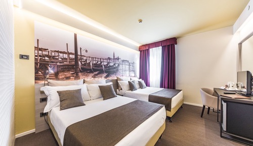 Superior Quadruple Room
