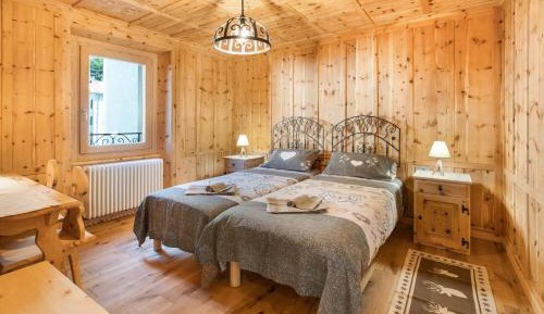 Two-Bedroom Deluxe Apartment with Balcony