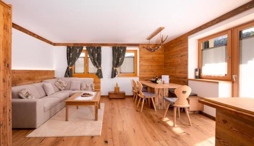 Three-Bedroom Deluxe Apartment