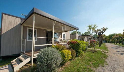 Mobile Home (5 Adults)