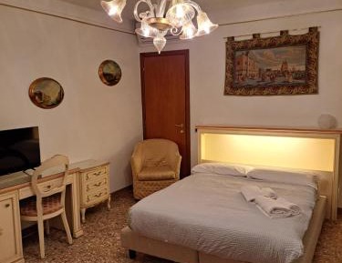 Double Room with Private External Bathroom