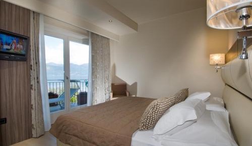 Triple Room with Lake View