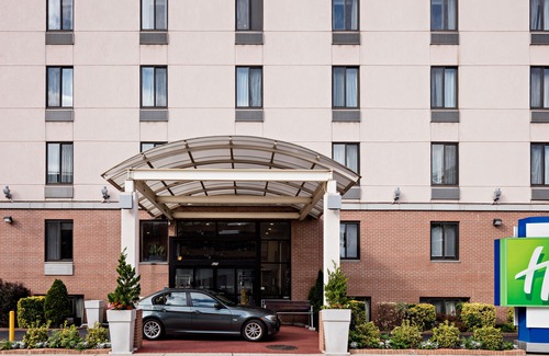 Gowanus Hotel | Holiday Inn Express Brooklyn, an Ihg Hotel