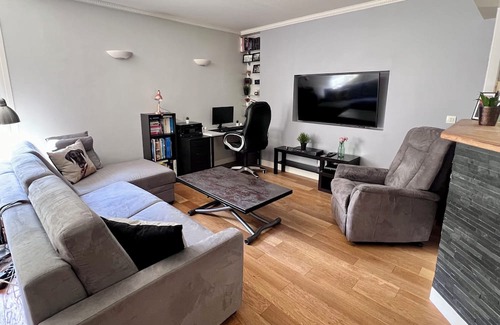 Le Port sous la Lune Apartment | Vrbo Property