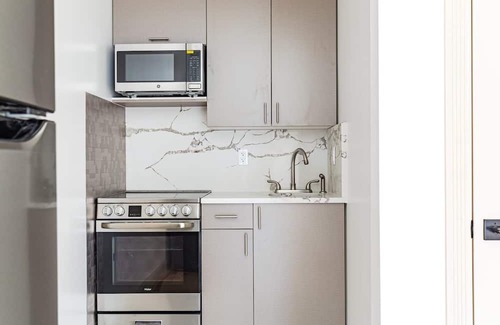 Lincoln Square Apartment | Modest Apartment #1715