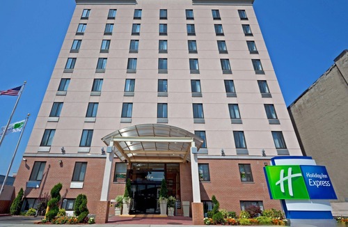 Gowanus Hotel | Holiday Inn Express Brooklyn, an Ihg Hotel