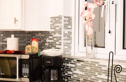 Rolleville Cottage | 3-2 Minutes Away From The Beach, Restuarant, Stores And Bars