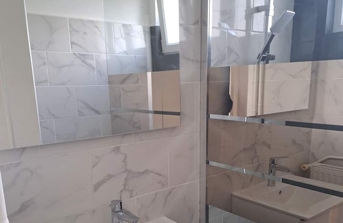 Thiais House | Vrbo Property