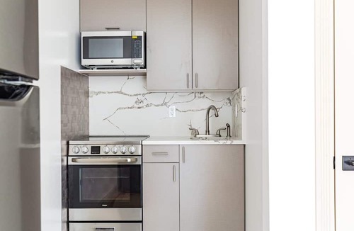 Lincoln Square Apartment | Modest Apartment #1715