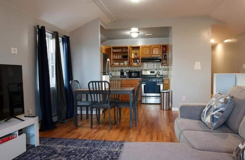 Canarsie Apartment | Welcome to our beautiful 3 beds 2 baths home you will enjoy a nice relaxing stay