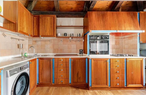 Longa House | Murano Glass Residence