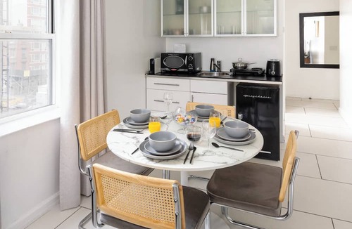 Midtown East Apartment | Cozy and Chic Studio Loft in Midtown NYC! #302
