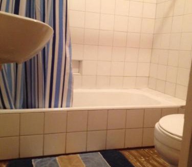 Rollington Town House | 15 minutes from Kingston airport