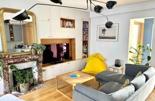 Quartier de Rochechouart Apartment | Appartement vue Tour Eiffel - Paris 9