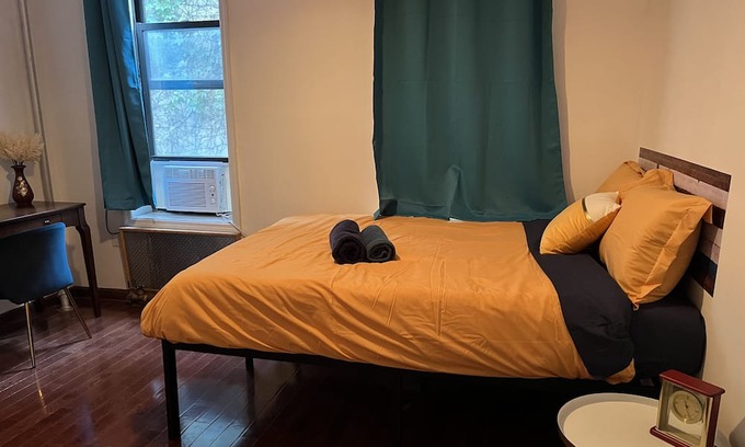 Bowery Apartment | Lower East Side Victorian Style 2 Bed